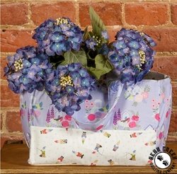 Grandma's Garden Free Tote Bag Pattern by Lewis and Irene Fabrics Grandma's Garden Free Tote Bag Pattern by Lewis and Irene Fabrics