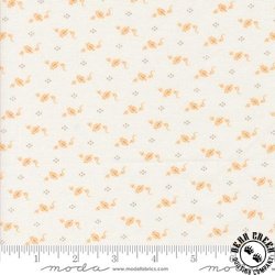 Moda Agatha Road Tiny Pumpkins Ghost/Multi Moda Agatha Road Tiny Pumpkins Ghost/Multi