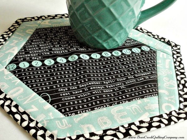 Textagon Mug Rug Tutorial